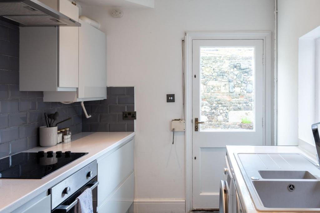 Stylish & Spacious City Centre 3-Bedroom Townhouse - Sleeps 6 Cantorbéry Extérieur photo