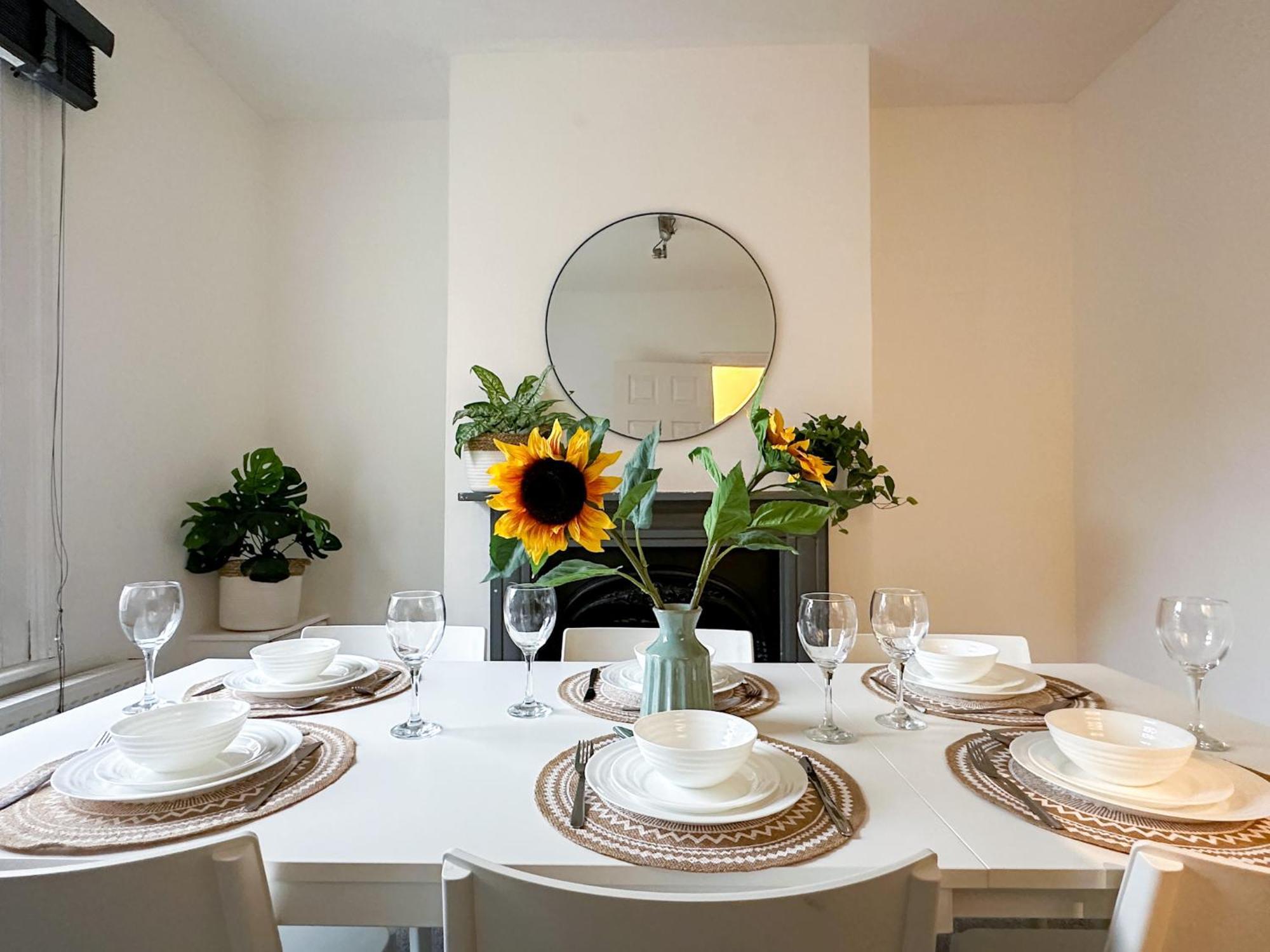 Stylish & Spacious City Centre 3-Bedroom Townhouse - Sleeps 6 Cantorbéry Extérieur photo