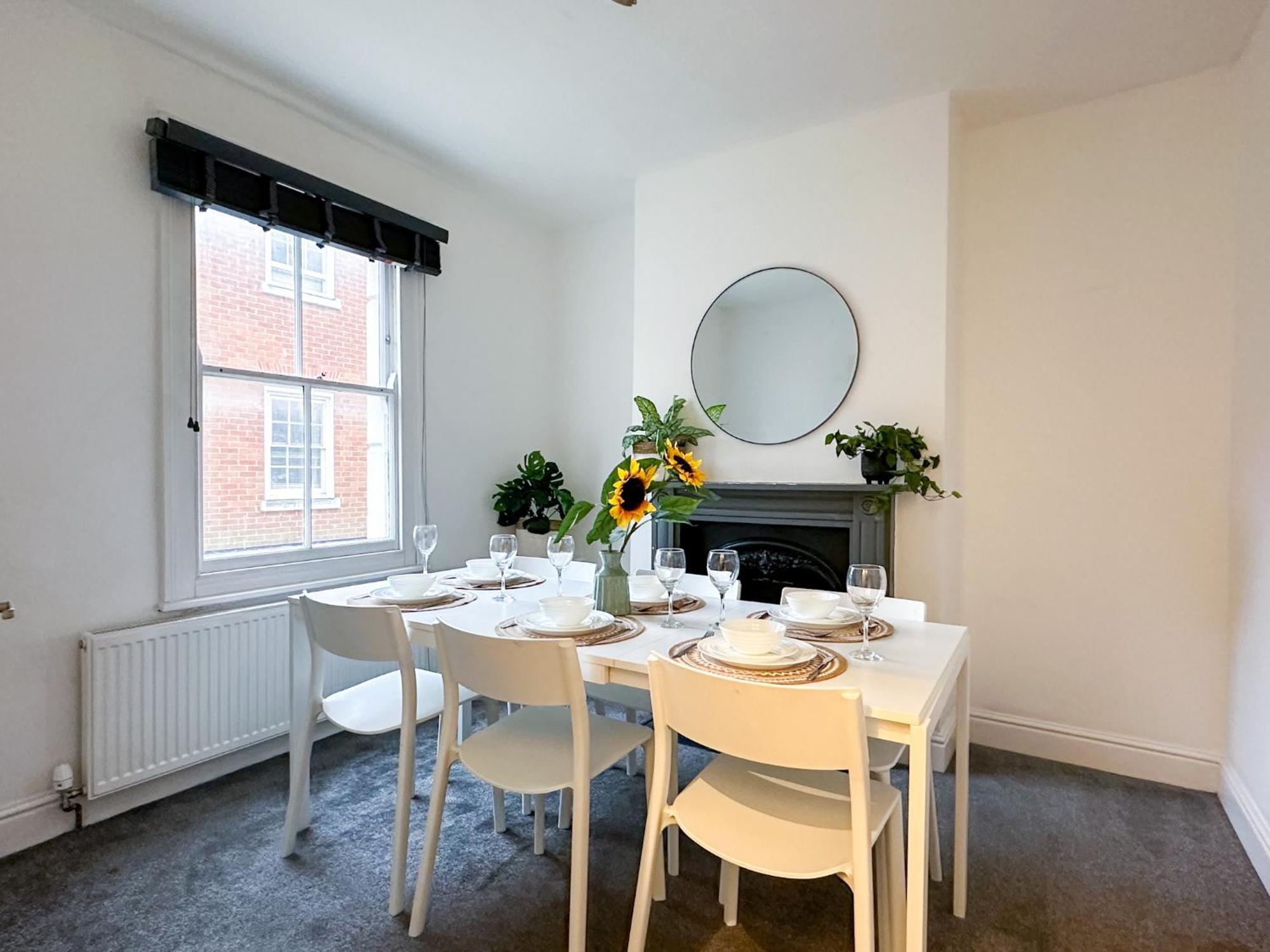 Stylish & Spacious City Centre 3-Bedroom Townhouse - Sleeps 6 Cantorbéry Extérieur photo