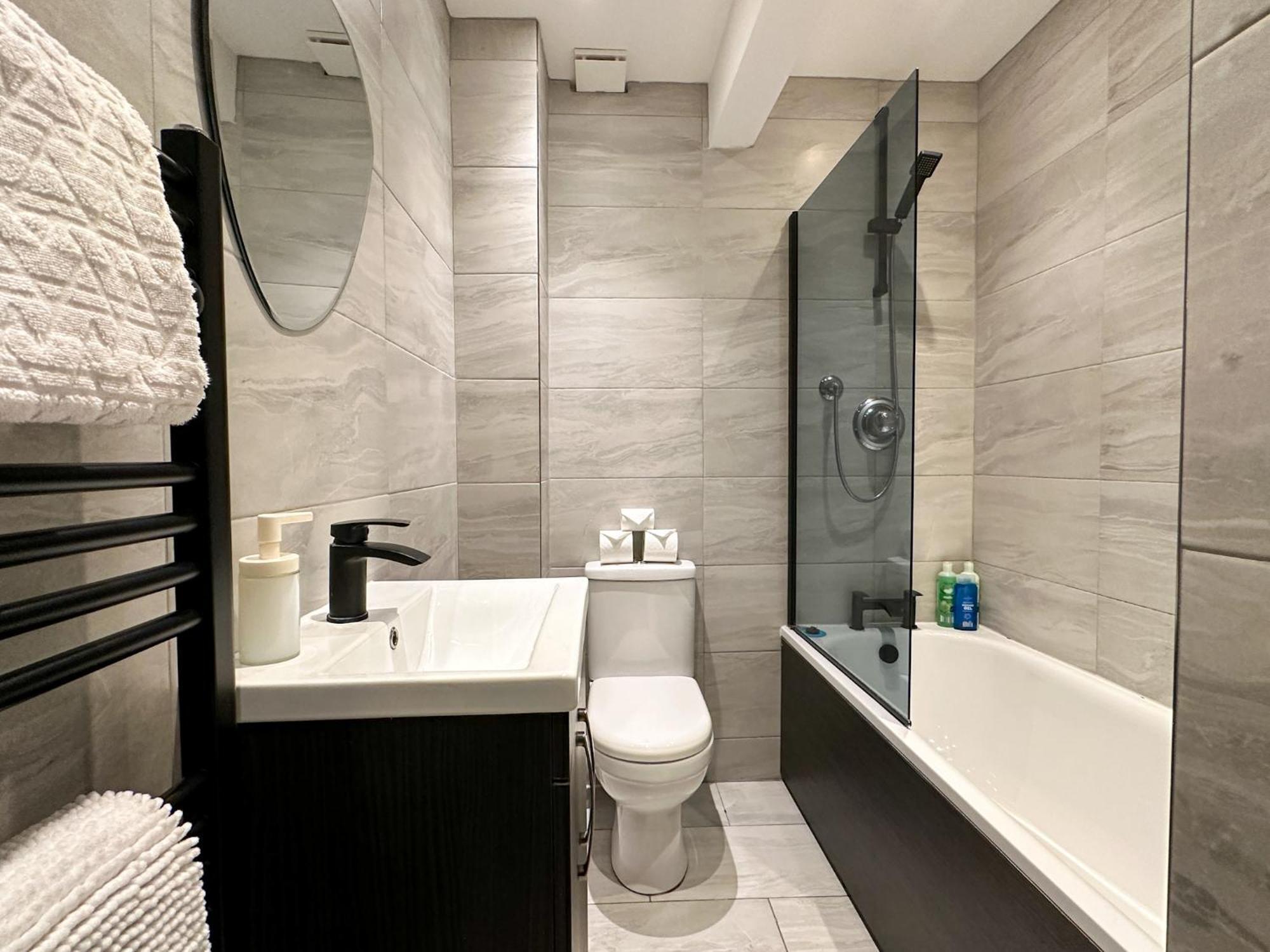 Stylish & Spacious City Centre 3-Bedroom Townhouse - Sleeps 6 Cantorbéry Extérieur photo